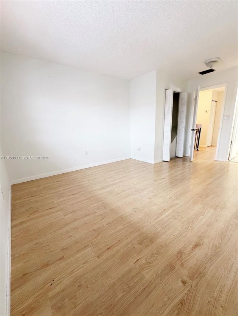 550 SW 115th Ave, Unit 807D, Sweetwater, FL 33174 Photo