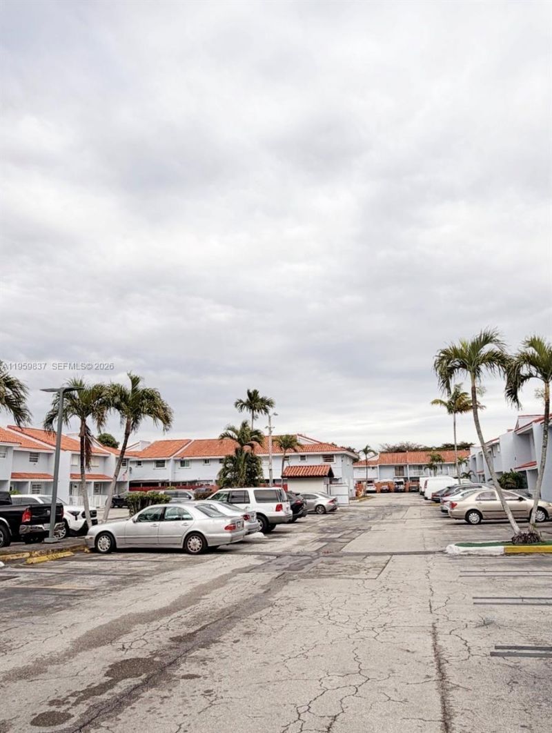 550 SW 115th Ave, Unit 807D, Sweetwater, FL 33174 Photo