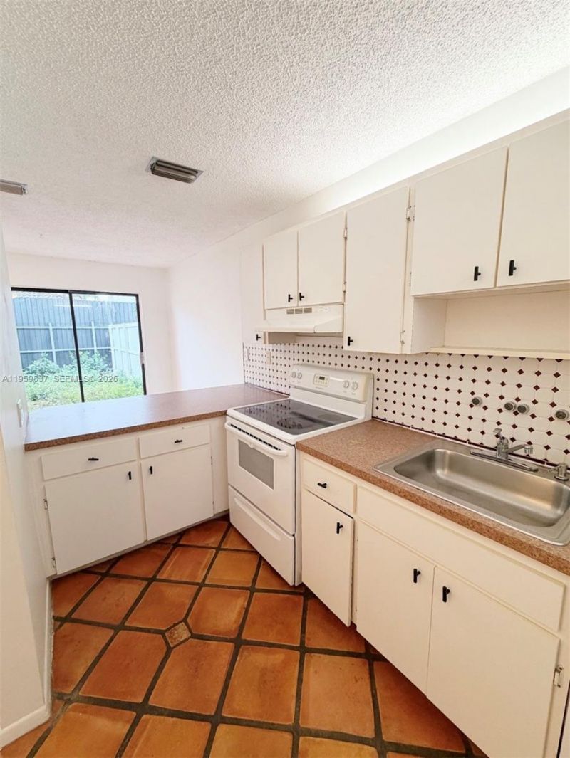 550 SW 115th Ave, Unit 807D, Sweetwater, FL 33174 Photo