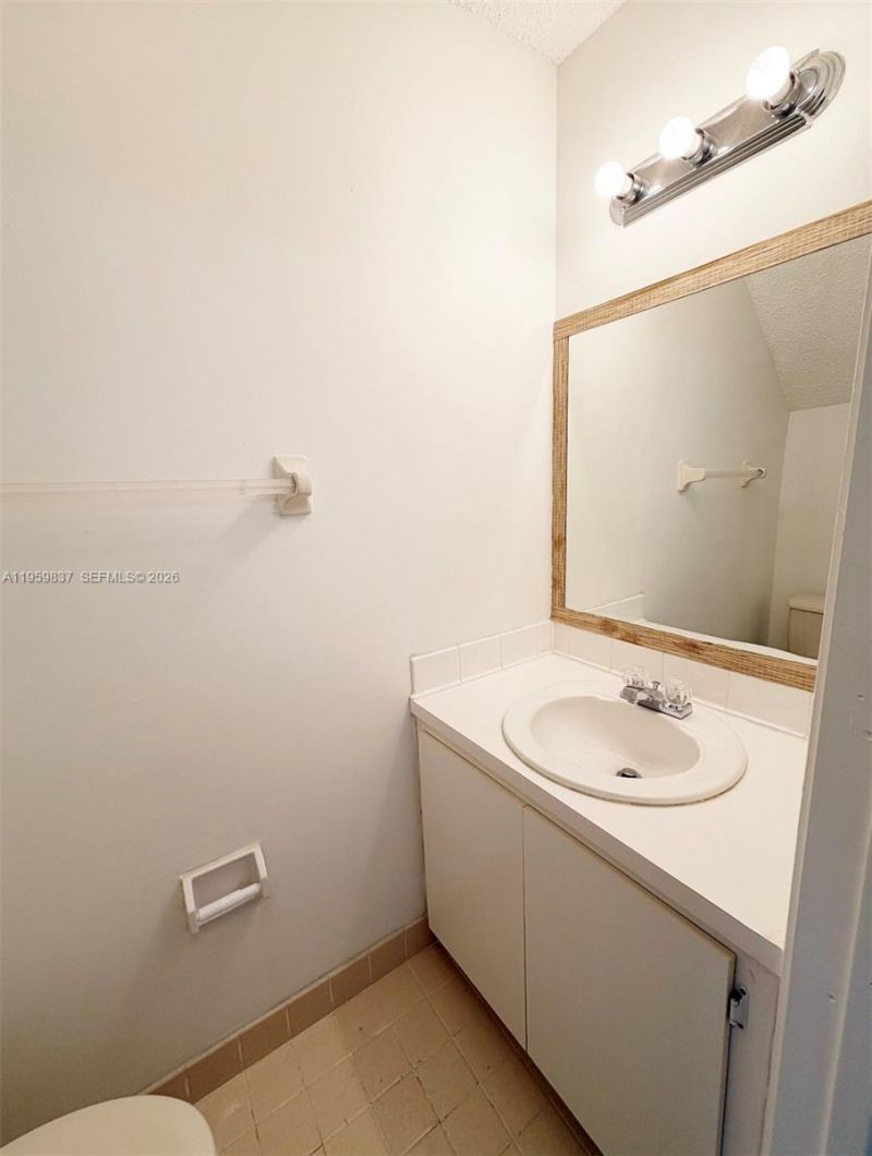 550 SW 115th Ave, Unit 807D, Sweetwater, FL 33174 Photo