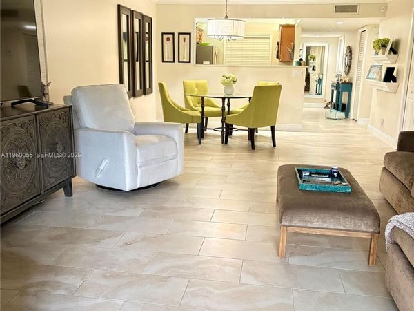 437 Lakeview Dr , Unit 104, Weston, FL 33326