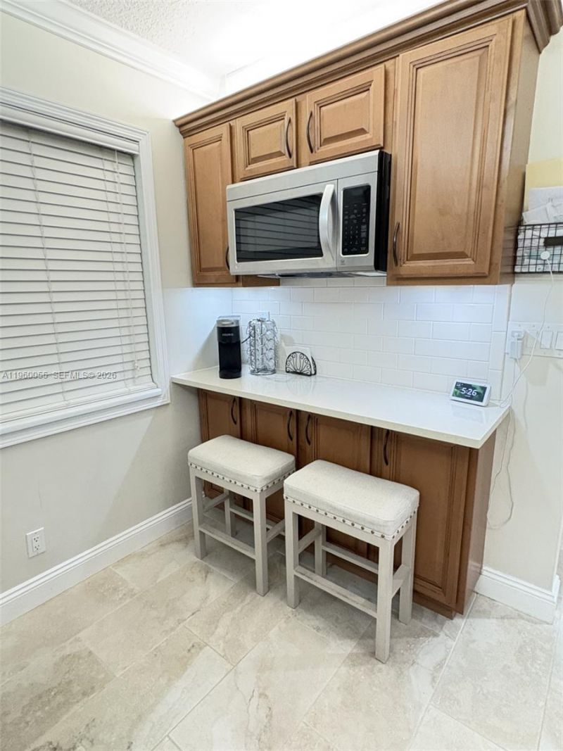 437 Lakeview Dr, Unit 104, Weston, FL 33326 Photo