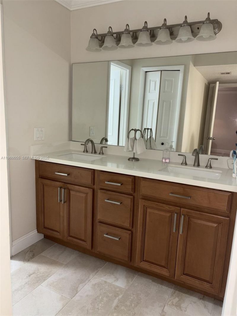 437 Lakeview Dr, Unit 104, Weston, FL 33326 Photo