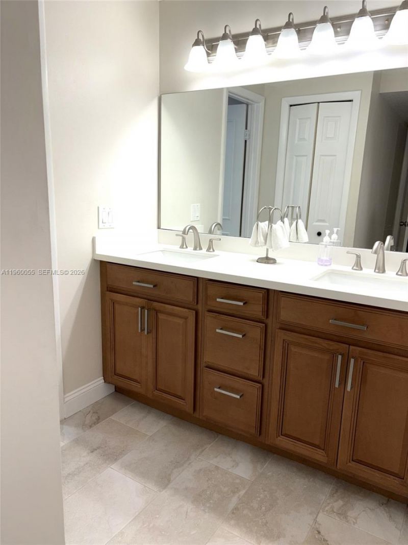 437 Lakeview Dr, Unit 104, Weston, FL 33326 Photo