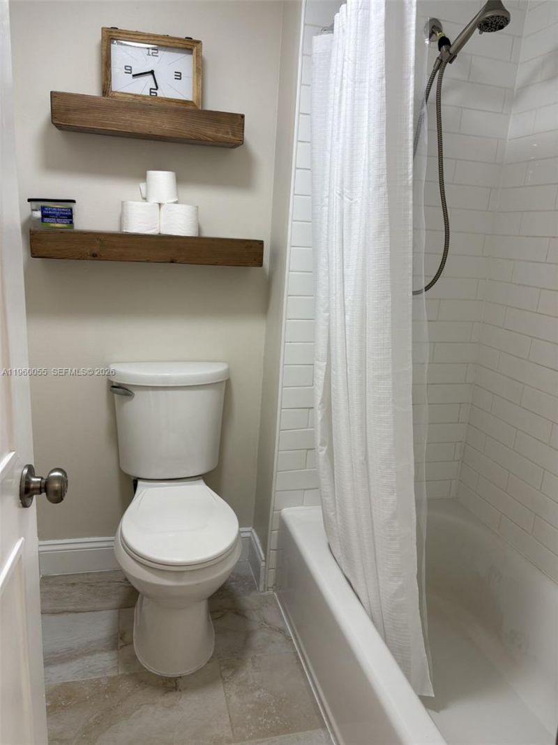 437 Lakeview Dr, Unit 104, Weston, FL 33326 Photo