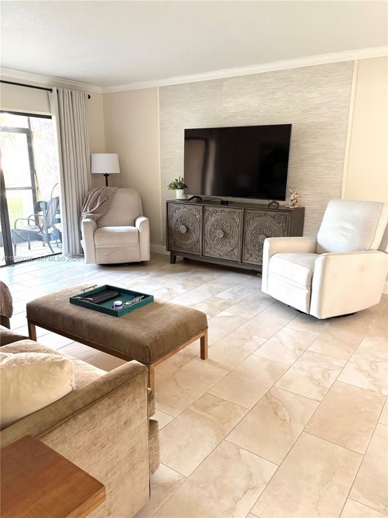 437 Lakeview Dr, Unit 104, Weston, FL 33326 Photo