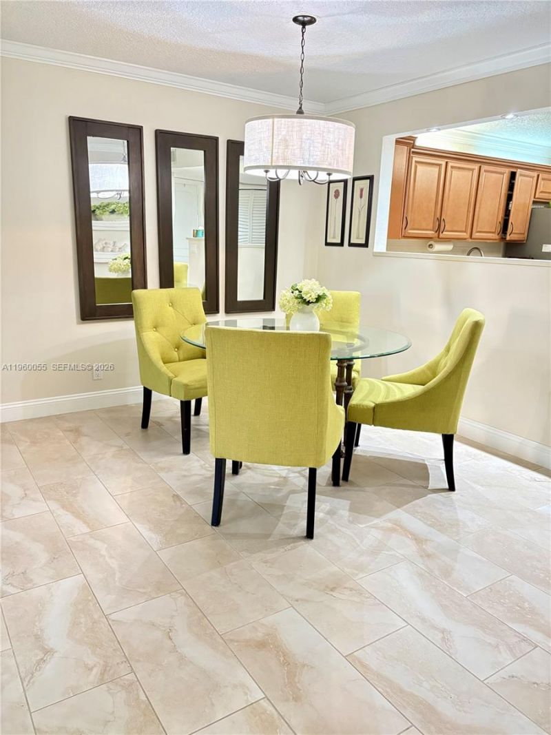 437 Lakeview Dr, Unit 104, Weston, FL 33326 Photo