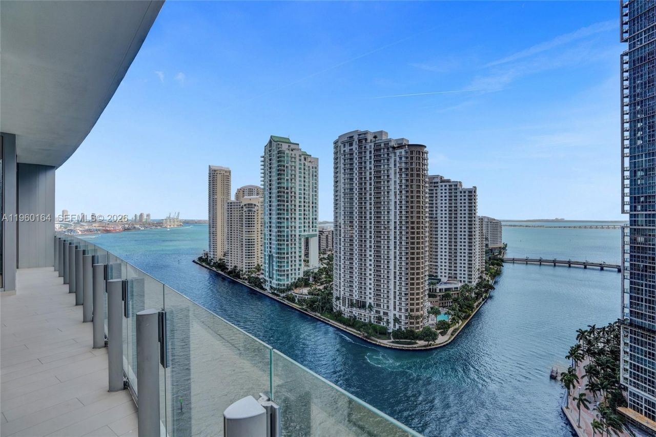 300 Biscayne Boulevard Way, Unit 2105W, Miami, FL 33131 Photo