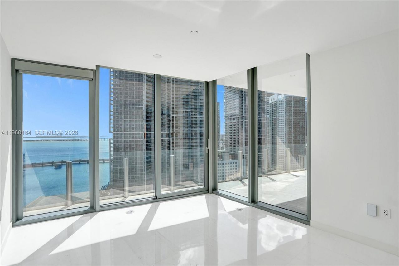 300 Biscayne Boulevard Way, Unit 2105W, Miami, FL 33131 Photo