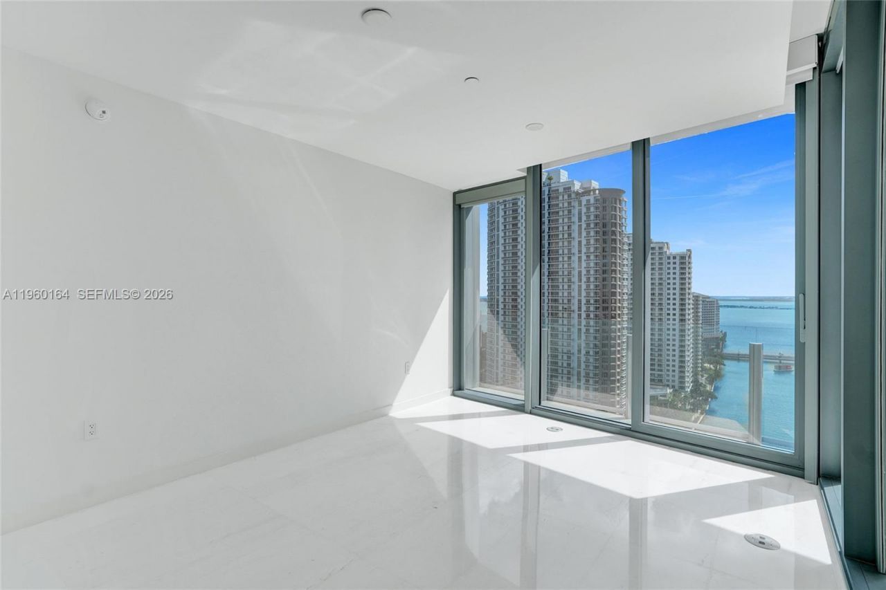 300 Biscayne Boulevard Way, Unit 2105W, Miami, FL 33131 Photo