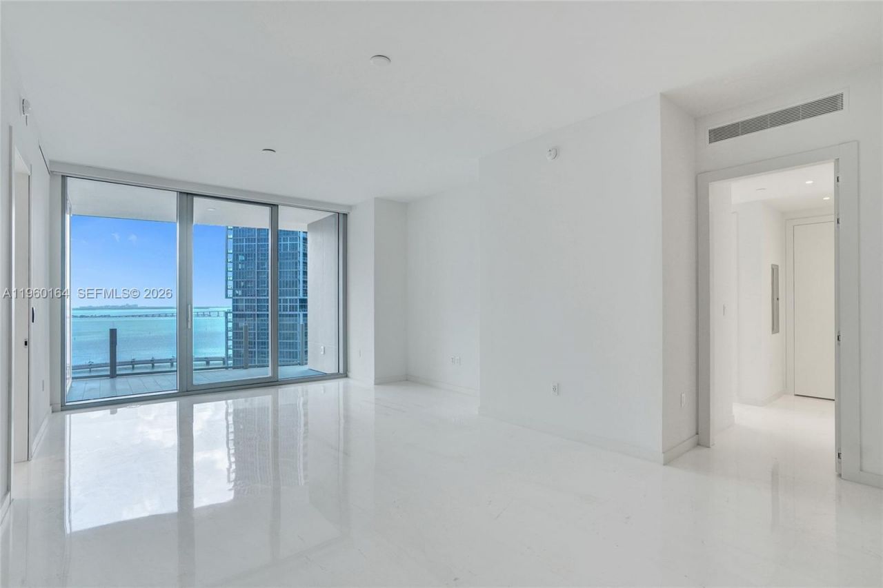 300 Biscayne Boulevard Way, Unit 2105W, Miami, FL 33131 Photo