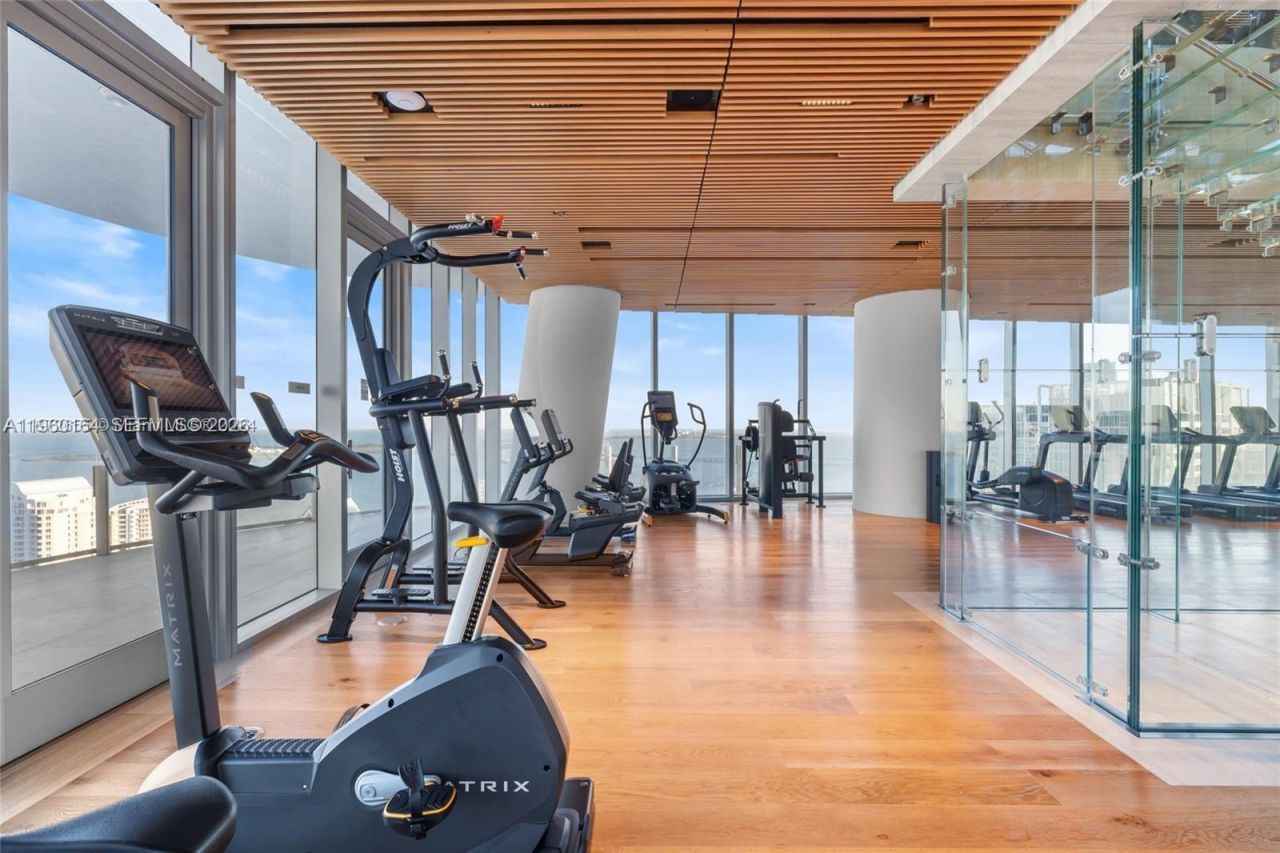 300 Biscayne Boulevard Way, Unit 2105W, Miami, FL 33131 Photo