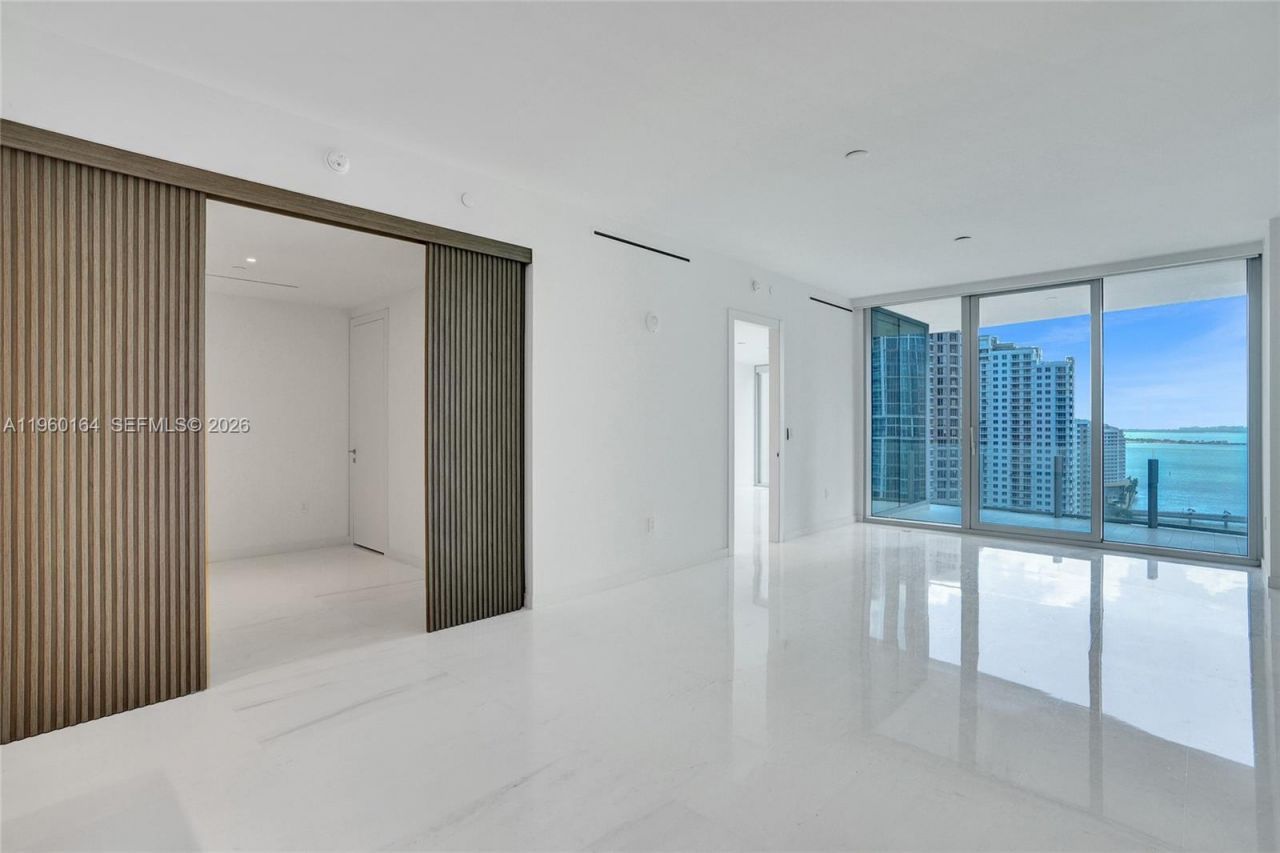 300 Biscayne Boulevard Way, Unit 2105W, Miami, FL 33131 Photo