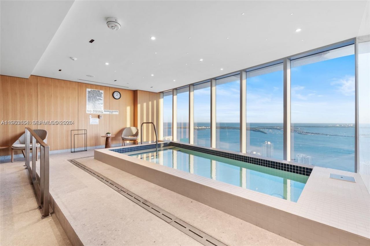 300 Biscayne Boulevard Way, Unit 2105W, Miami, FL 33131 Photo