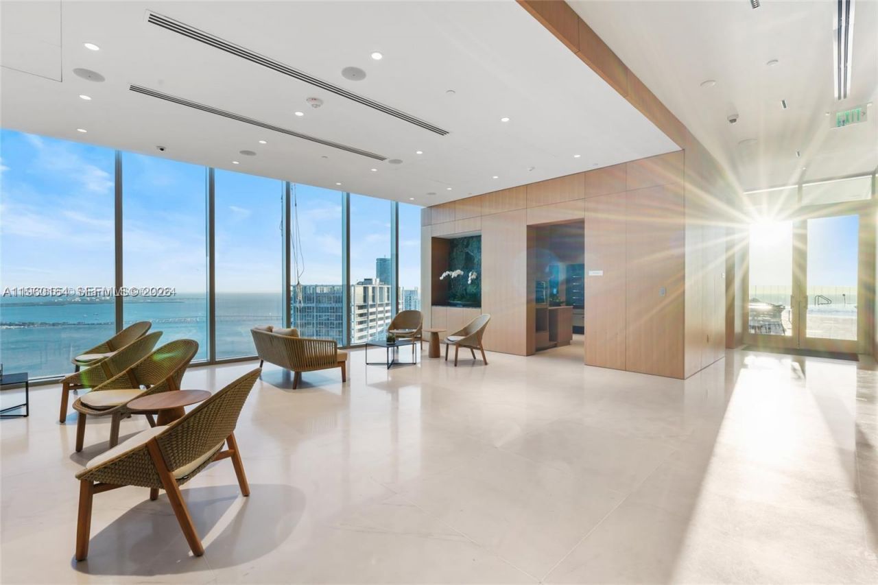 300 Biscayne Boulevard Way, Unit 2105W, Miami, FL 33131 Photo