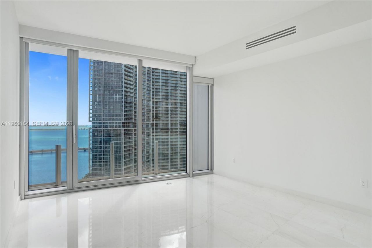 300 Biscayne Boulevard Way, Unit 2105W, Miami, FL 33131 Photo