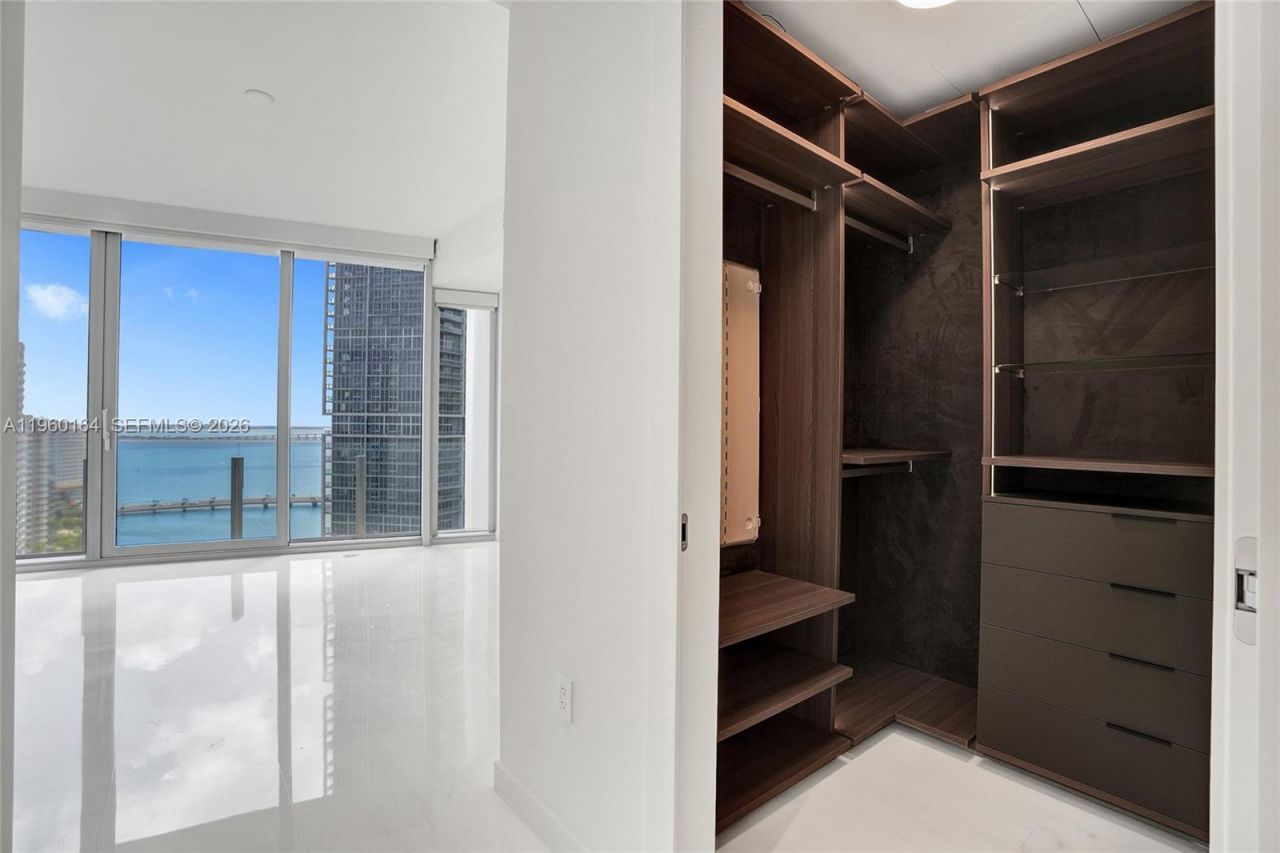 300 Biscayne Boulevard Way, Unit 2105W, Miami, FL 33131 Photo