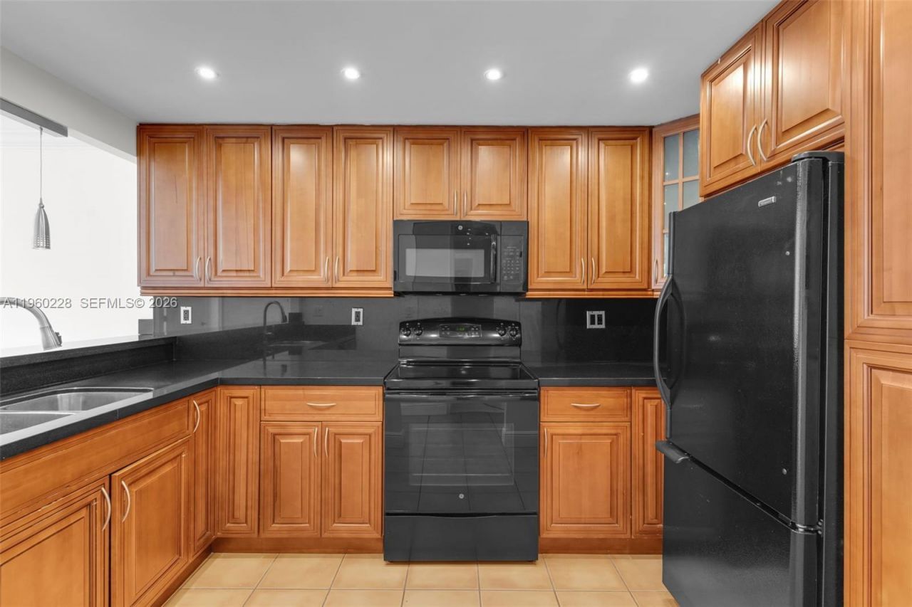 1901 Brickell Ave, Unit B805, Miami, FL 33129 Photo