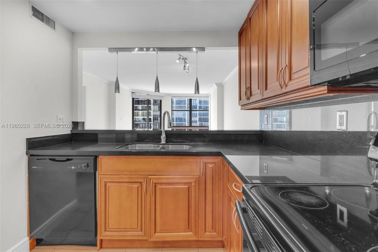 1901 Brickell Ave, Unit B805, Miami, FL 33129 Photo