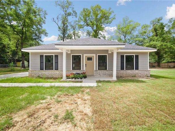 9322 Lawshe Avenue, Creola, AL 36525