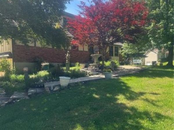 25401 Lone Pine Drive, Cleveland, MO 64734