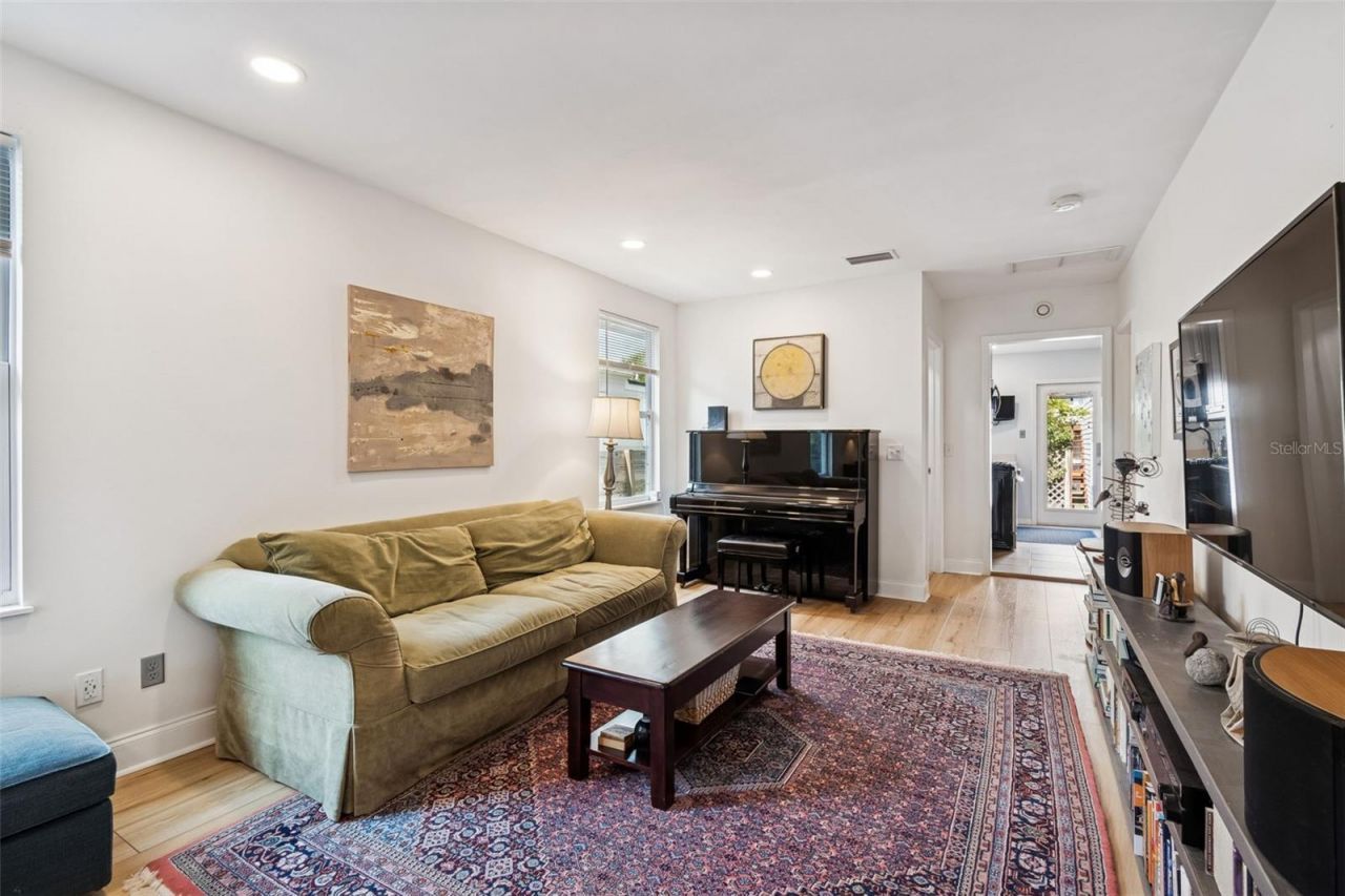 2517 3rd Avenue N, Saint Petersburg, FL 33713 Photo