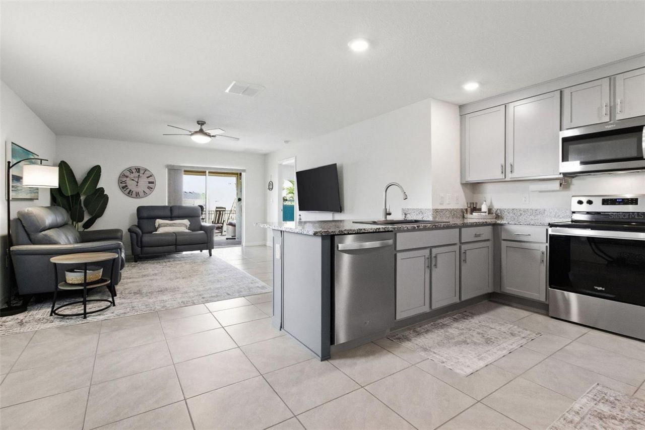 3718 Mannered Gold Avenue, Bradenton, FL 34208 Photo