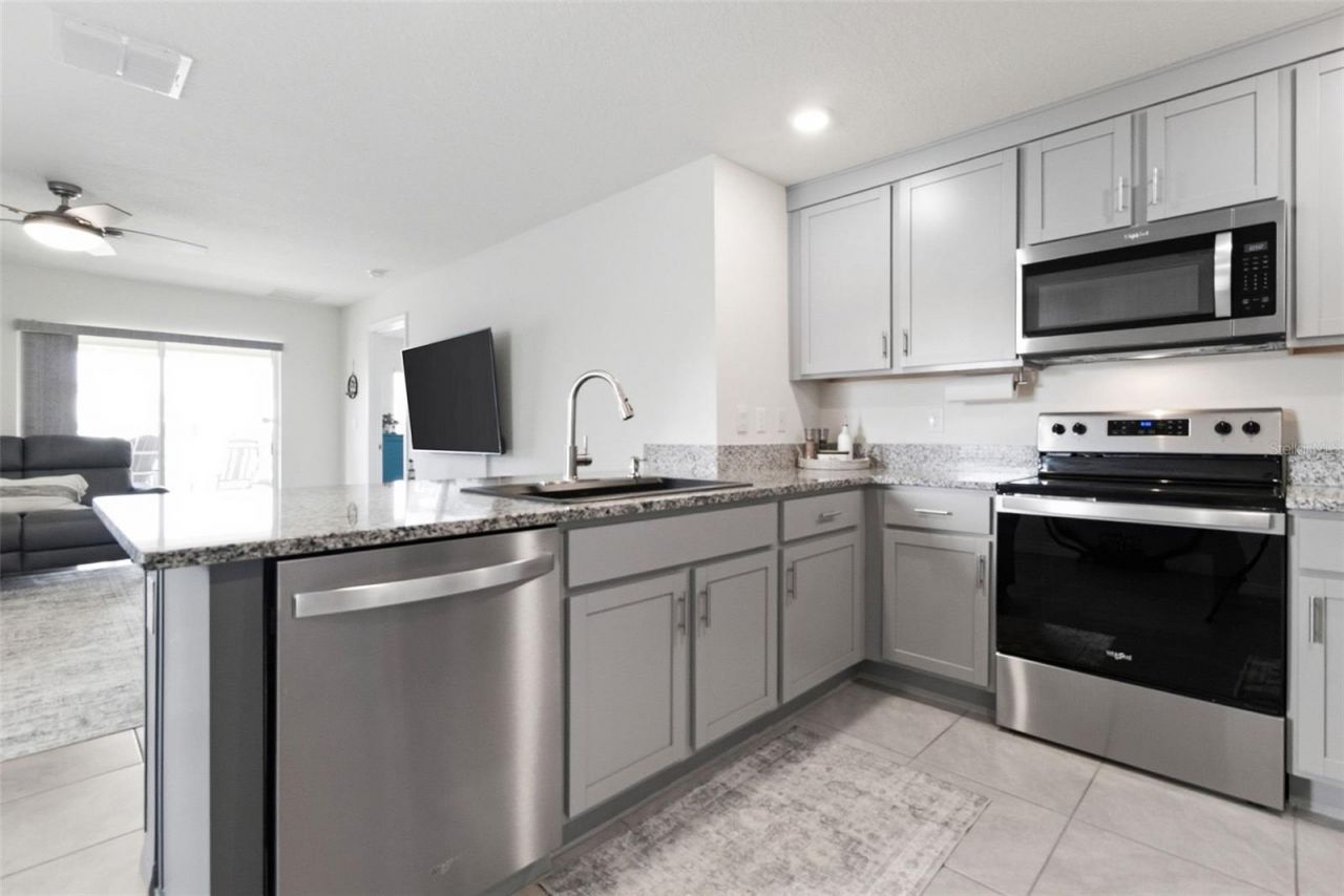 3718 Mannered Gold Avenue, Bradenton, FL 34208 Photo