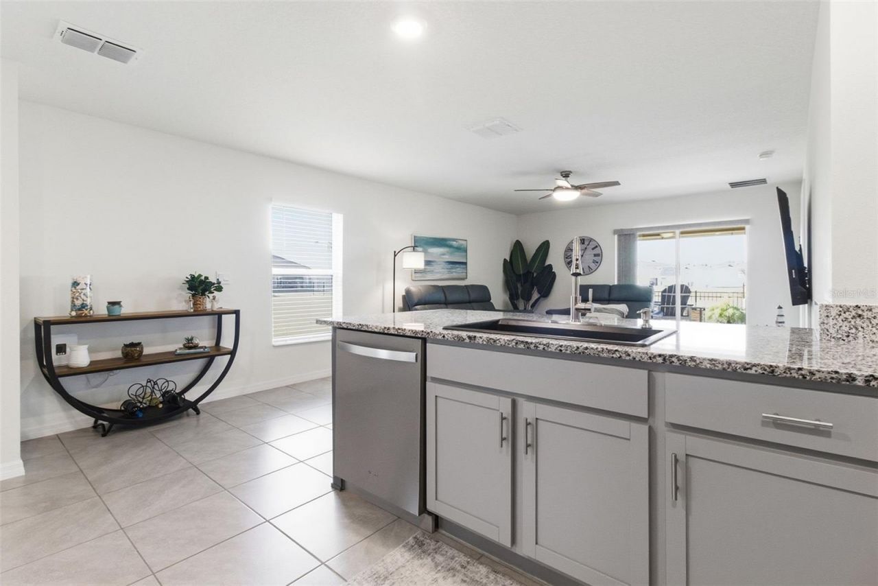 3718 Mannered Gold Avenue, Bradenton, FL 34208 Photo