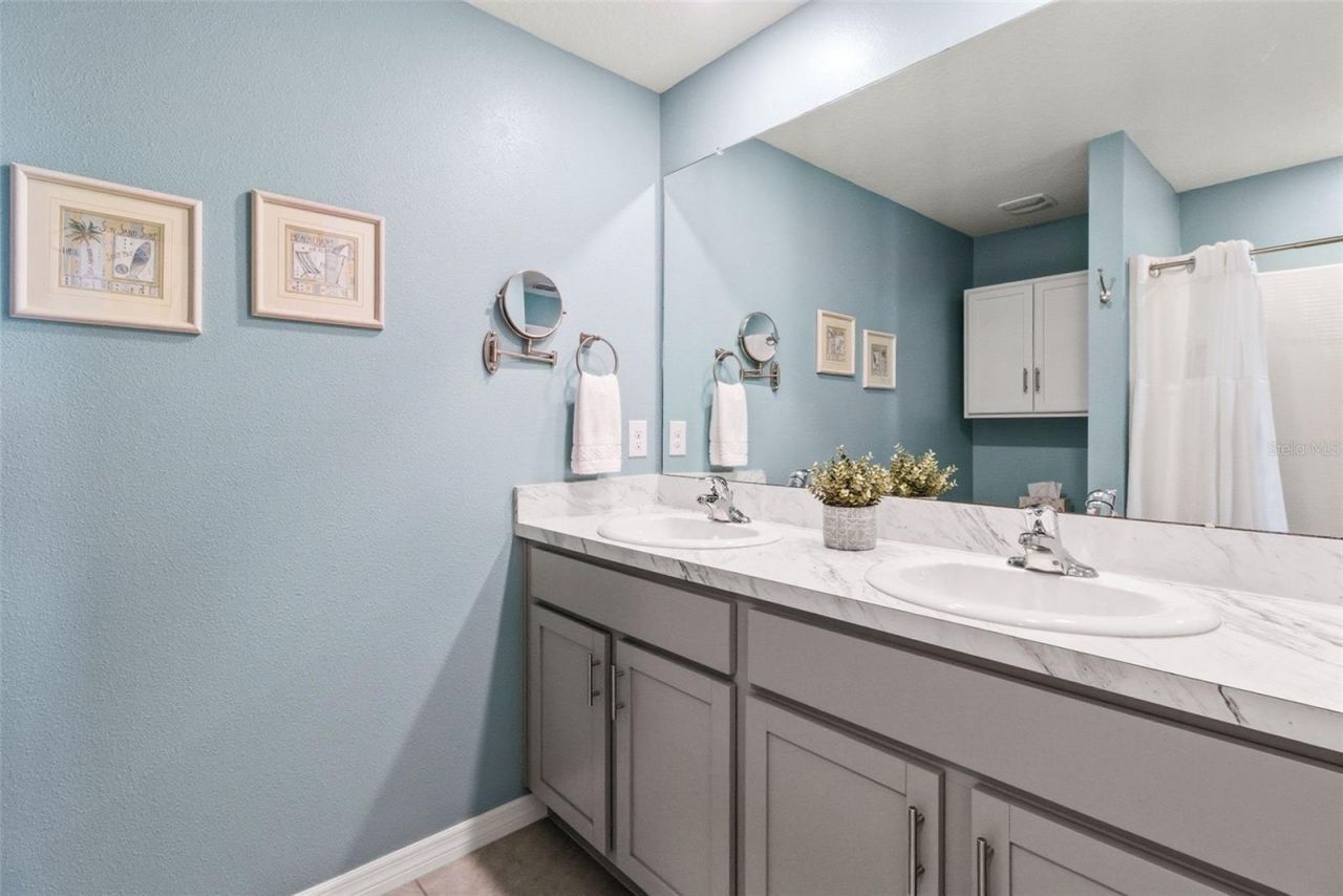 3718 Mannered Gold Avenue, Bradenton, FL 34208 Photo