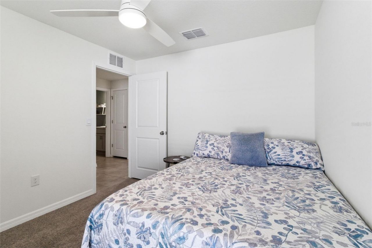 3718 Mannered Gold Avenue, Bradenton, FL 34208 Photo