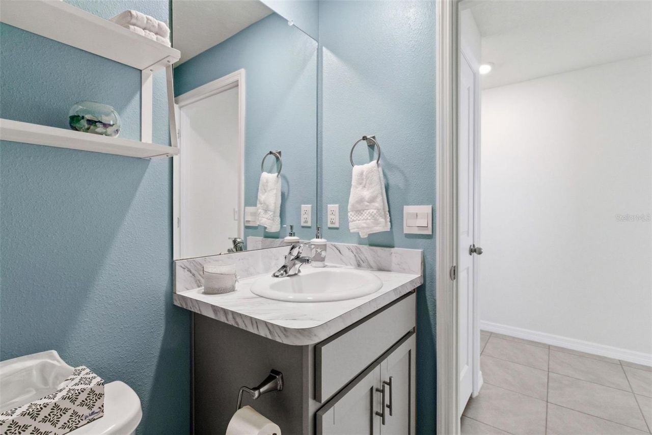 3718 Mannered Gold Avenue, Bradenton, FL 34208 Photo