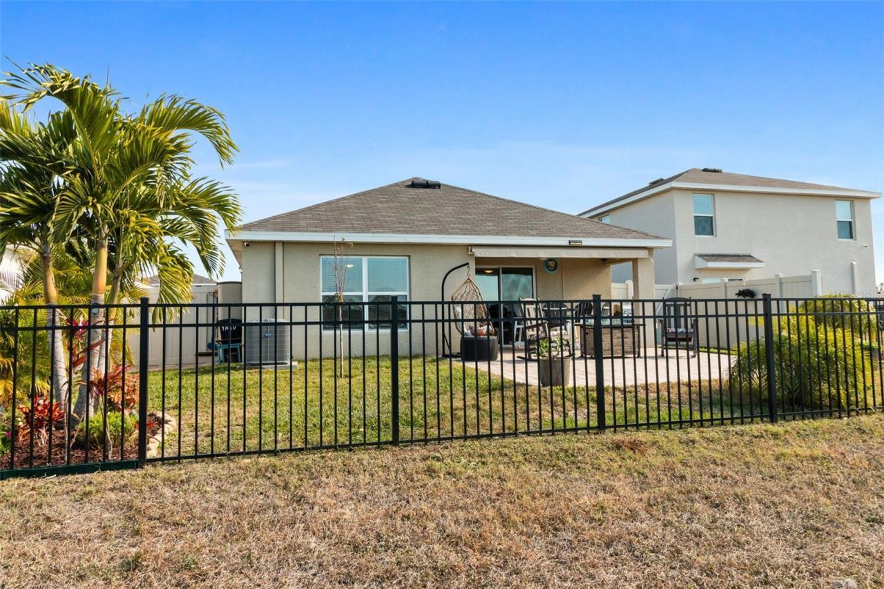 3718 Mannered Gold Avenue, Bradenton, FL 34208 Photo