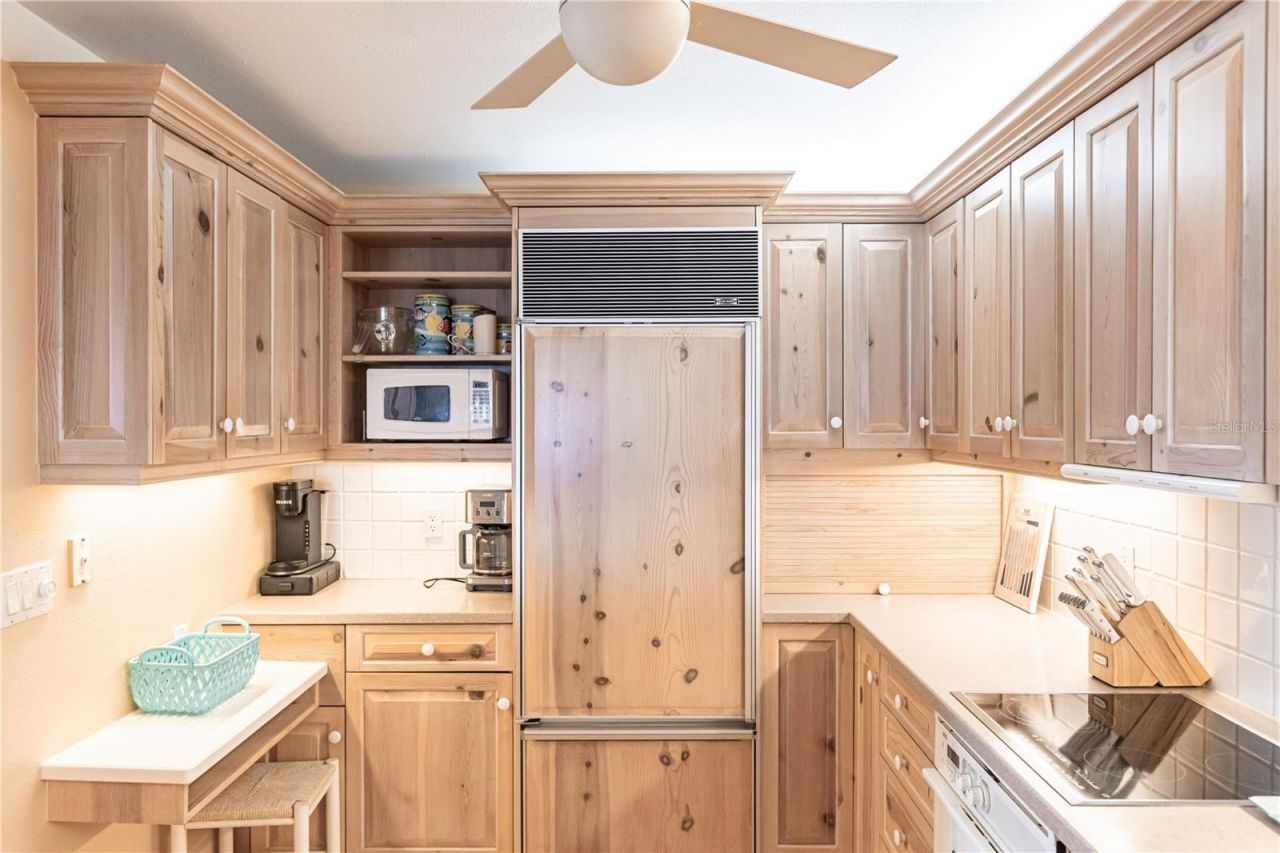 1055 W Peppertree Drive, Unit 703AA, Sarasota, FL 34242 Photo