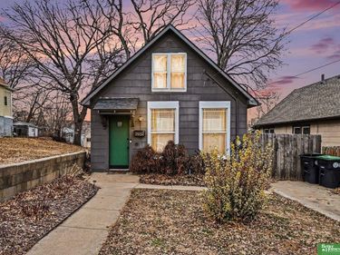 2502 Pierce Street, Omaha, NE 68105