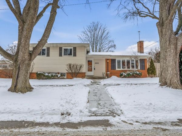 2818 Farrell Avenue, Park Ridge, IL 60068