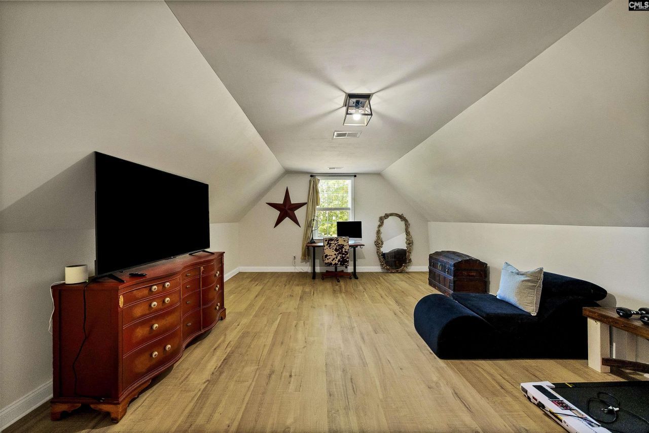 7 Mint Court Photo 32