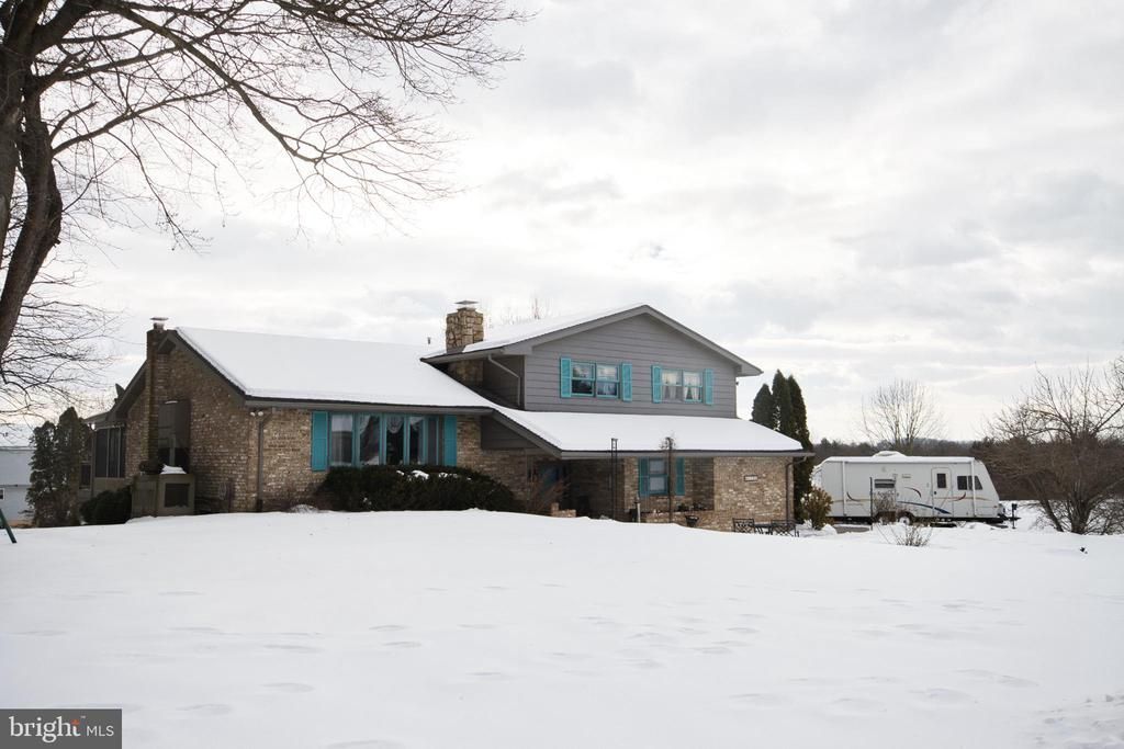 128 CIRCLE DRIVE, HARRISBURG, PA 17112