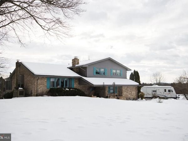 128 CIRCLE DRIVE, HARRISBURG, PA 17112