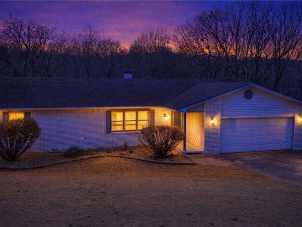 14341 Fox Road, Rogers, AR 72756