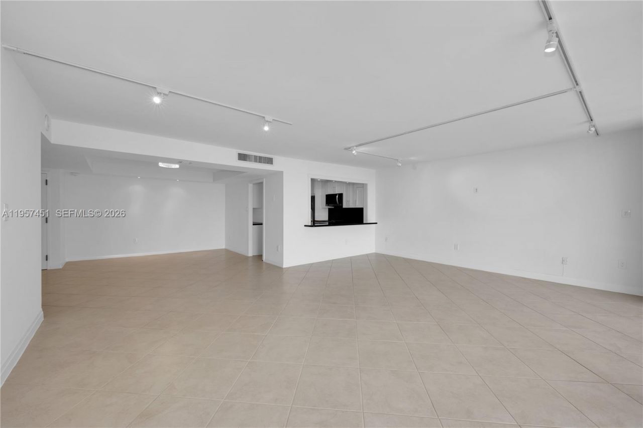 2 Grove Isle Dr, Unit B907, Miami, FL 33133 Photo