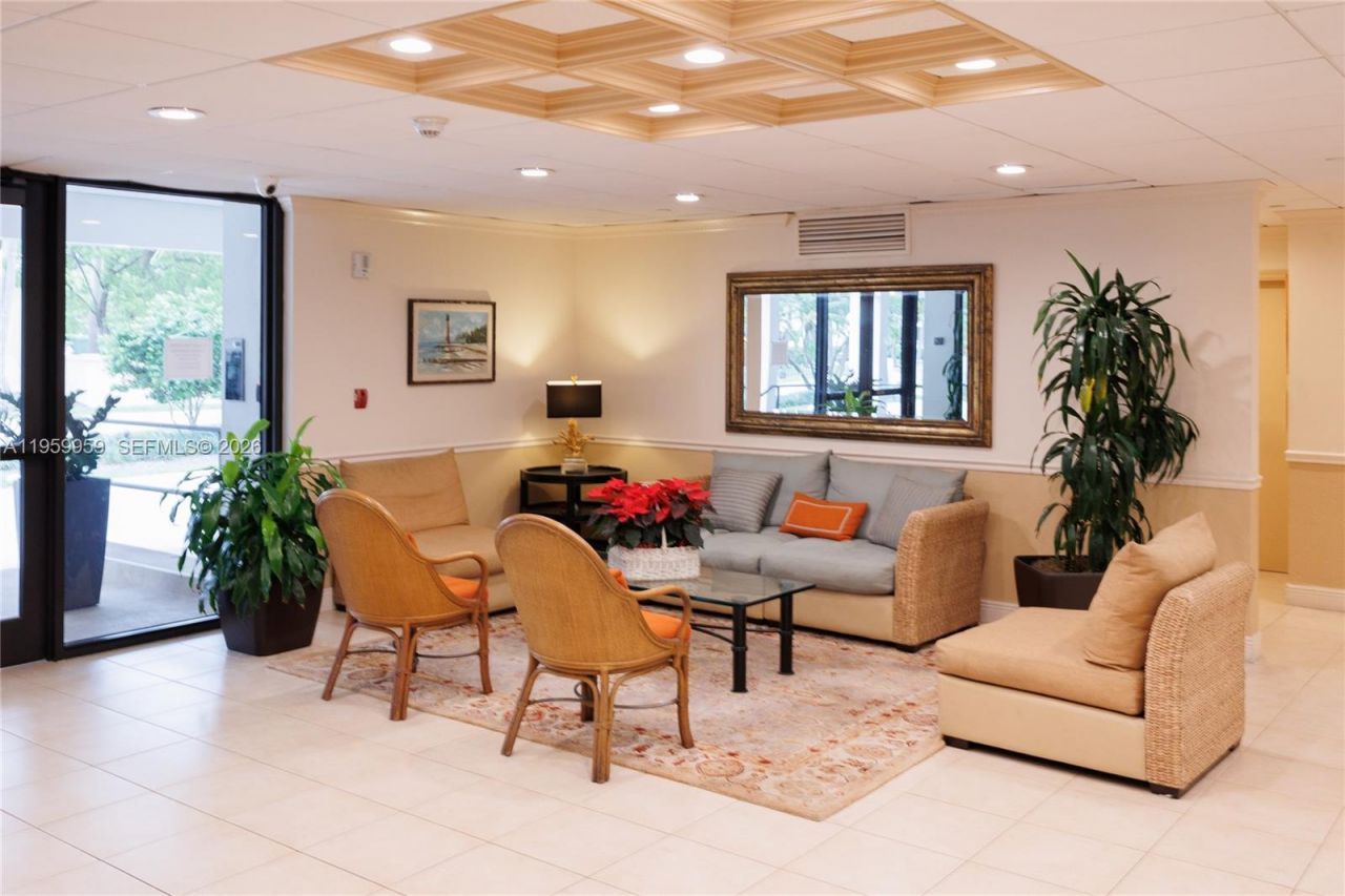 550 Ocean Dr , Unit 8B, Key Biscayne, FL 33149 Photo