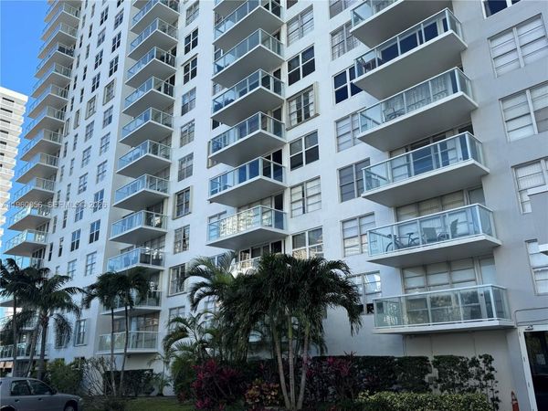 230 174th St, Unit 507, Sunny Isles Beach, FL 33160