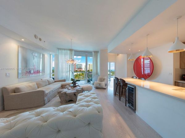 50 S Pointe Dr , Unit 707, Miami Beach, FL 33139