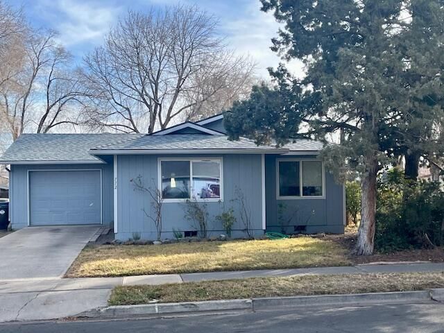 772 NW 8th Street, Redmond, OR 97756 Main Photo