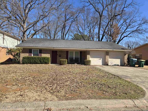 35 Bradford Drive, Little Rock, AR 72227