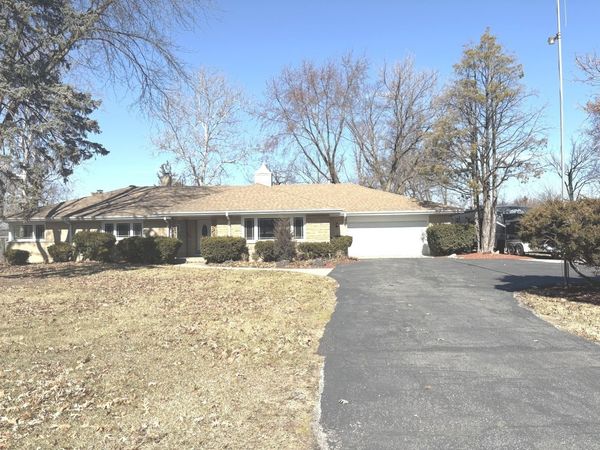 17w120 Woodland Avenue, Bensenville, IL 60106