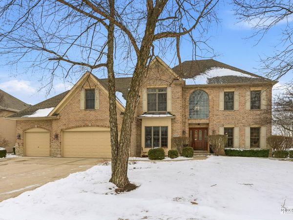 802 Diamond Head Drive W, Shorewood, IL 60404