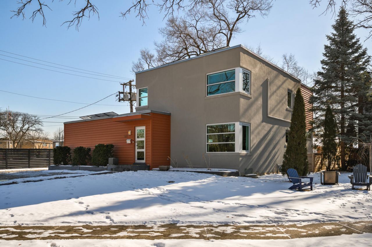 525 Berkeley Road, Riverside, IL 60546 Main Photo