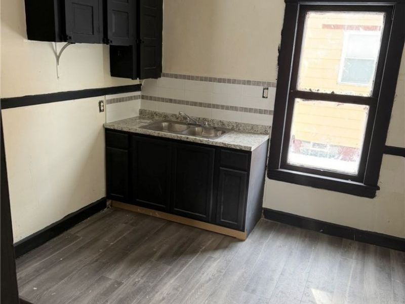 3517 E 114th Street, Cleveland, OH 44105 Photo 8